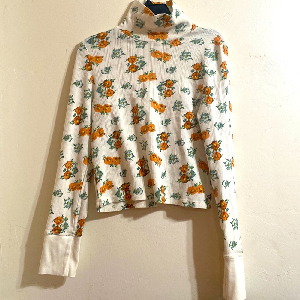 Aerie Turtleneck Flor Long Sleeve Crop